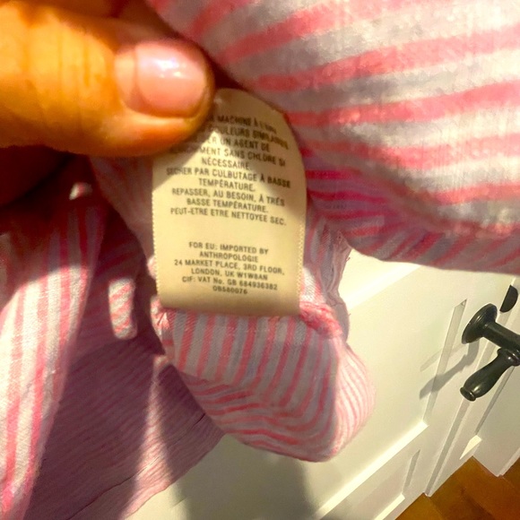 Anthropologie Asymmetrical tank with ruffle sleeve L side and strap on R. - Picture 5 of 6